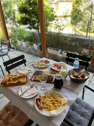 Food & Drinks 5, Apartament Qetesia, Skraparit