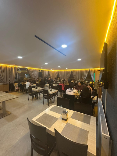 Food & Drinks