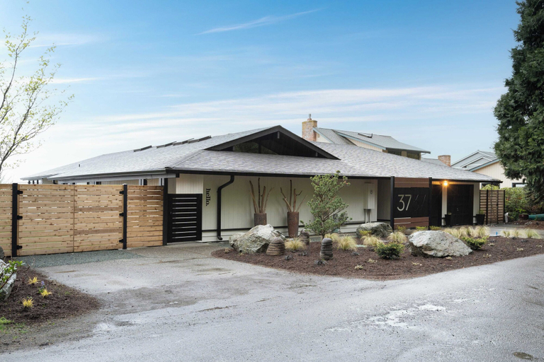 Others 2, Oceanfront w/ Game Room, Fire Pit, Panoramic Views Angels Landing by Avantstay, Island