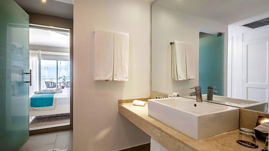 Bathroom 3, Be Live Collection Punta Cana, Salvaleon de Higuey