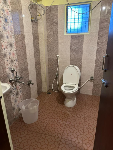 Bathroom 5, Five stones By Earth Hotel Vadapalani, Chennai