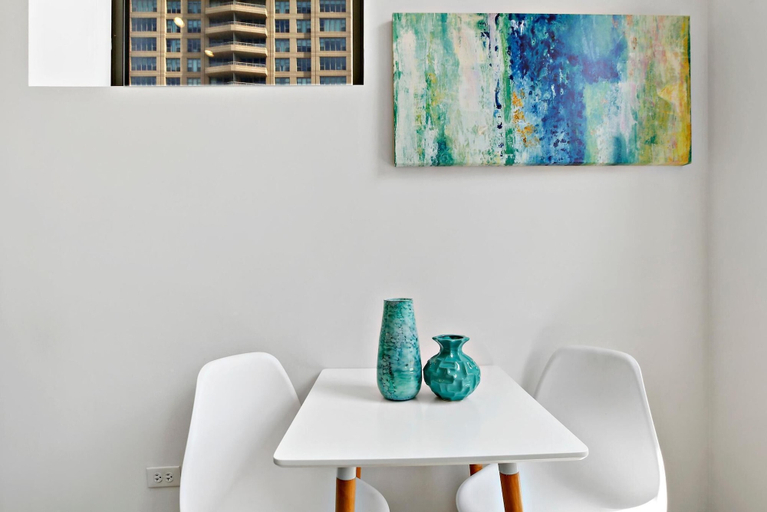 Others 3, Luxe 1BR Apt - Lake 204 rep, Cook
