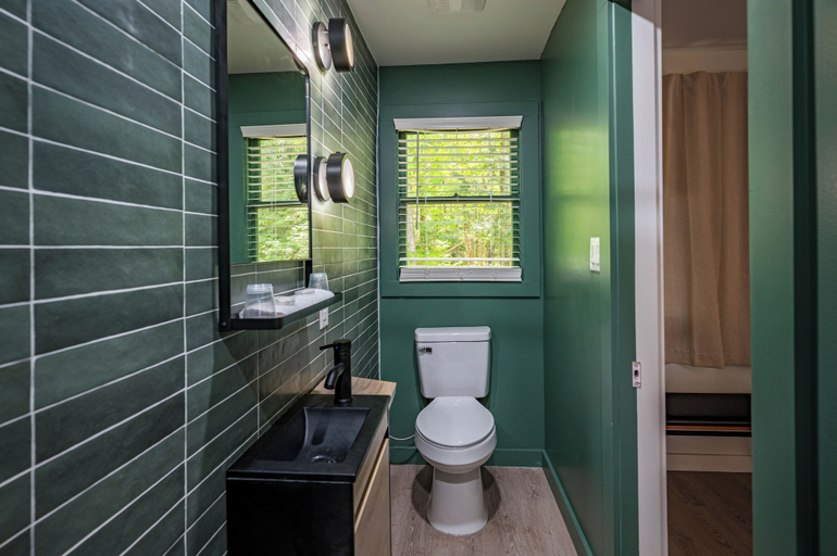 Bathroom 5, The Dax Lodge and Cabins, Franklin