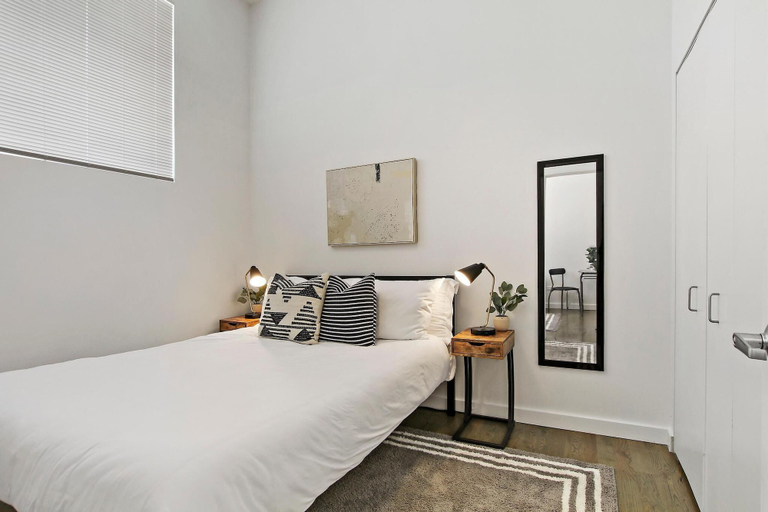 Room 5, 1BR Living - Lake 206 rep, Cook