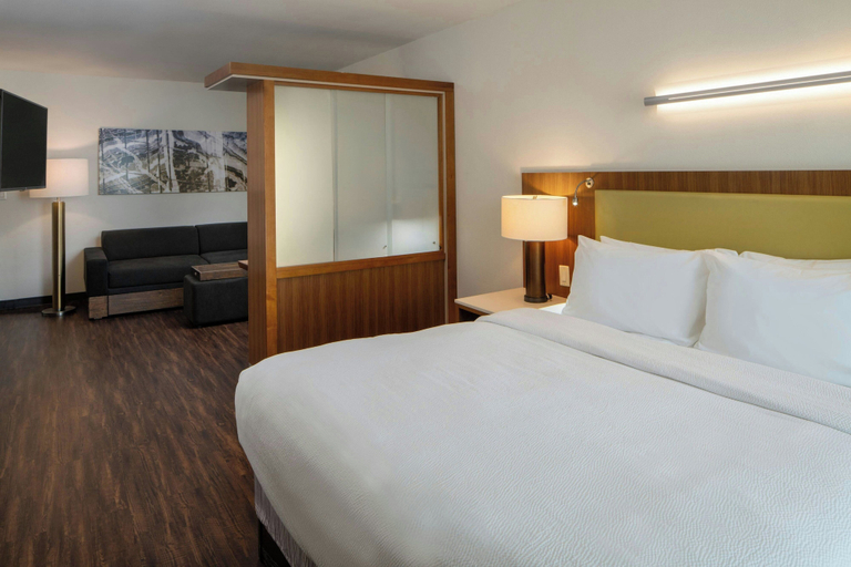 Bedroom 3, SpringHill Suites by Marriott Lake Charles, Calcasieu