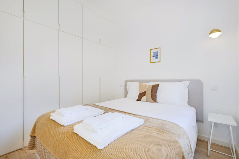 Room 2, The Sunny Duplex at BoaVista Flats, Porto