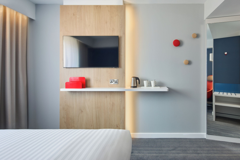 Bedroom 3, Holiday Inn Express LONDON - LIMEHOUSE by IHG, London