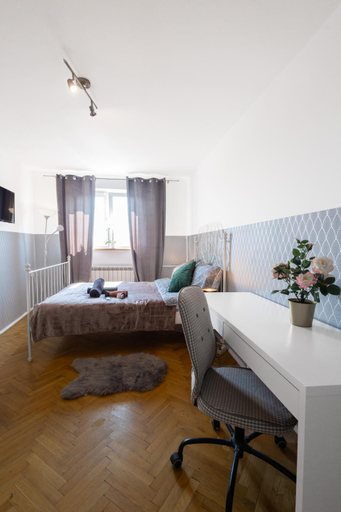 Bed, ClickTheFlat Wilson Square Apart Rooms, Warsaw