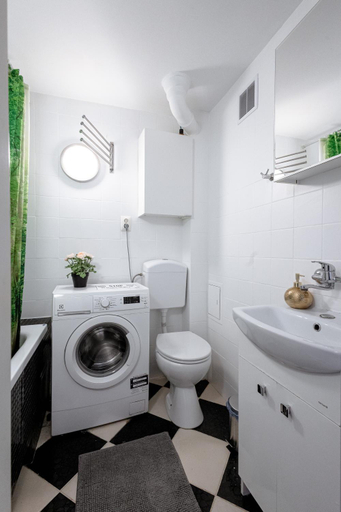 Bathroom 5, ClickTheFlat Wilson Square Apart Rooms, Warsaw