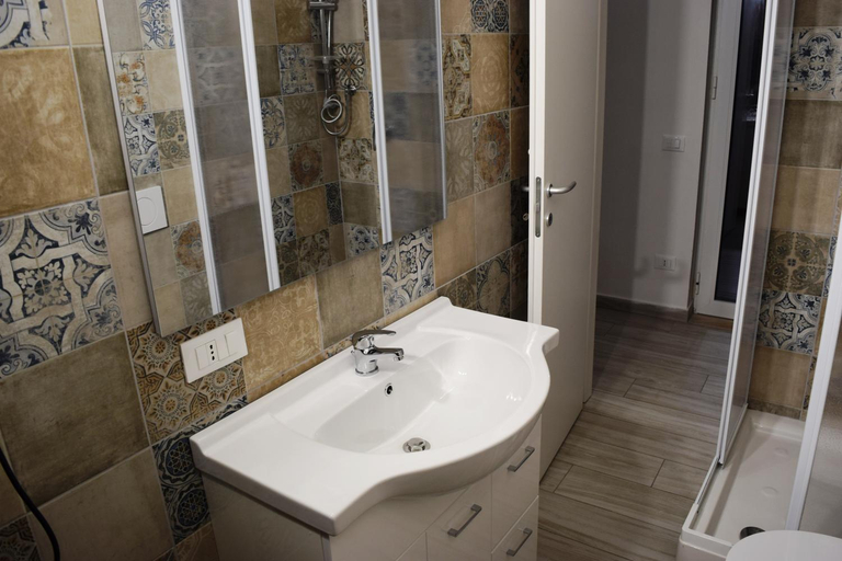 Bathroom 3, Sweet dream Rome airport rooms, Rome