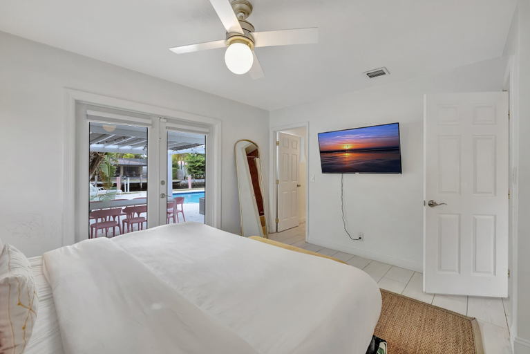 Bedroom, Poolside Paradise Dock & Pool!, Broward