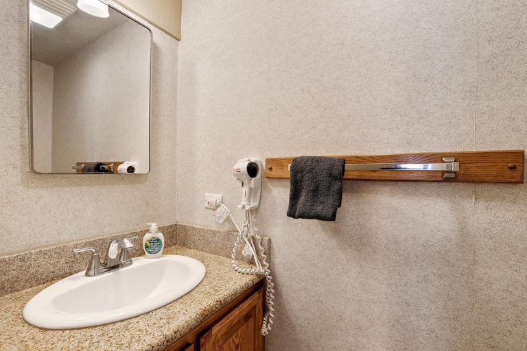 Bathroom, Lakeland Sandy Beach Retreat Private Escape, El Dorado