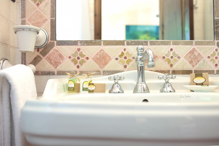 Bathroom, L'Agnata di De Andre Boutique Hotel, Olbia-Tempio