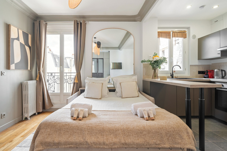 Bedroom, 1536 Daumesnil, Paris