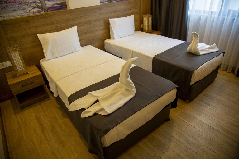 Bedroom 4, Golden World Suite Hotel, Antalya