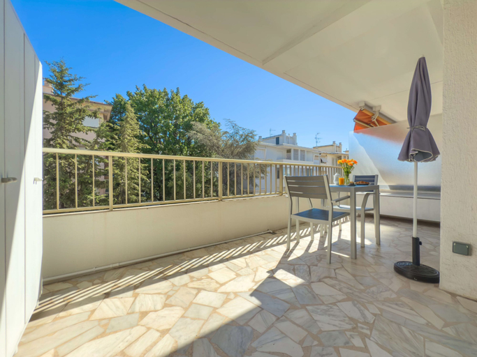 Room 2, Le Cirrode in Cannes, Alpes-Maritimes