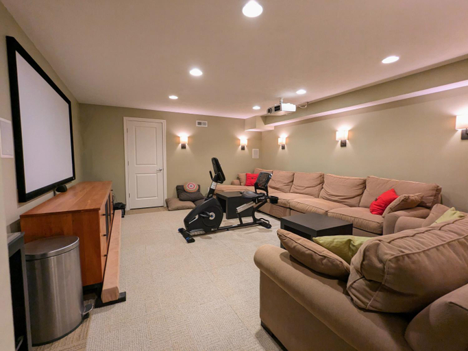 Facilities 4, Modern Home in Historic District, Marion