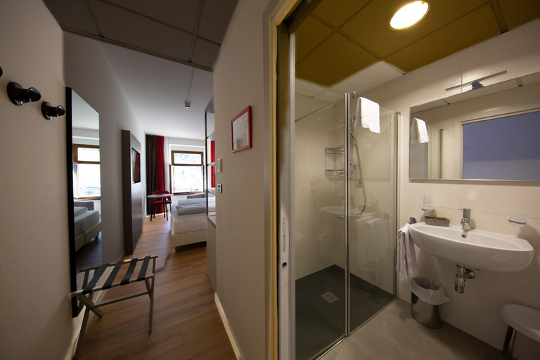Bathroom 4, Hotel Centrale, Trento