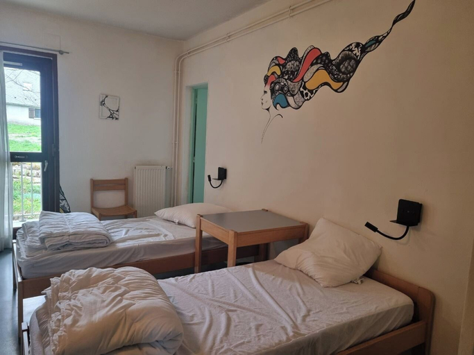 Bedroom 5, La Baleine Blanche, Hautes-Pyrénées