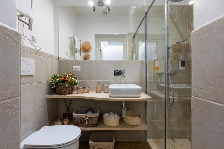 Bathroom, La Maison du Charme, Rome