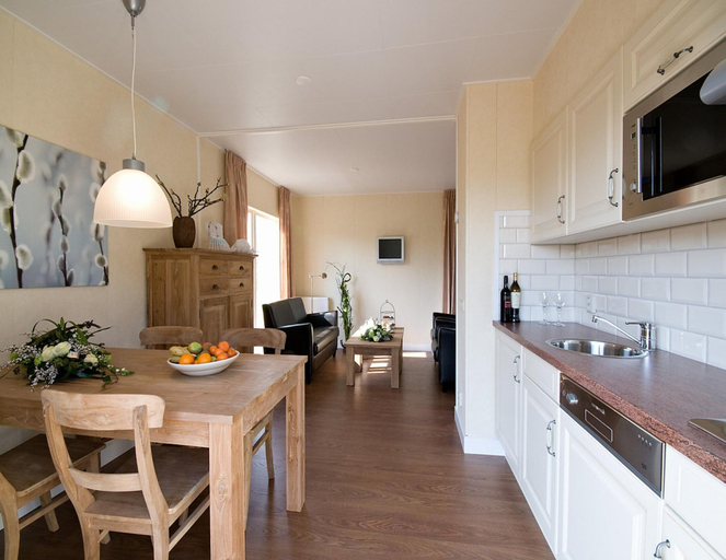 Dining 2, Nice House near River, Wierden