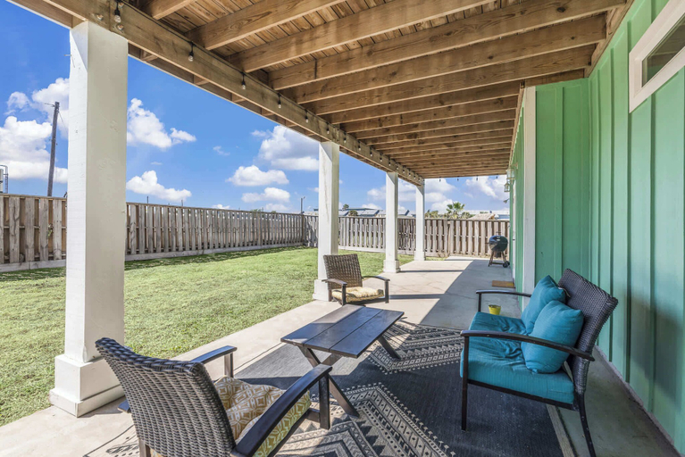 Others 3, Ocean Views Optional Golf Cart Sleeps 14, Nueces