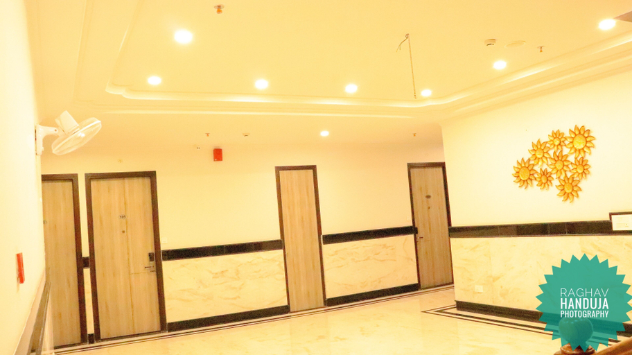 Public Area, V One Pride, Dehradun
