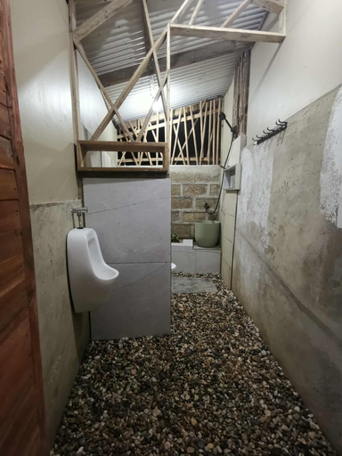 Bathroom 5, Kamp Tapik - Sibaltan, El Nido