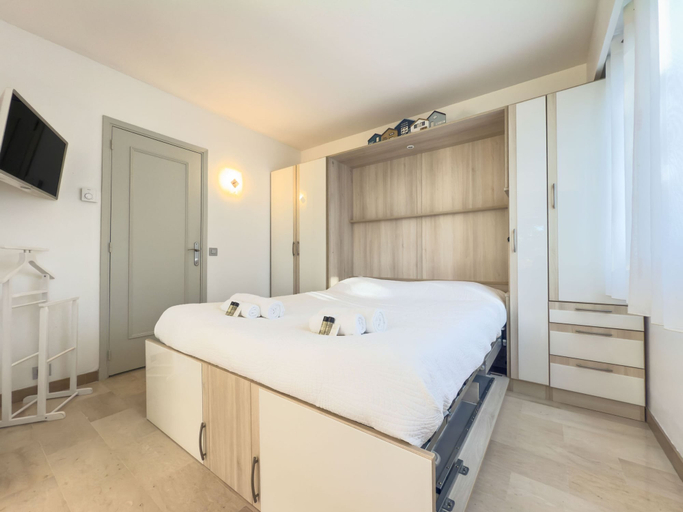 Room 4, 215 Le Cozy in Cannes, Alpes-Maritimes