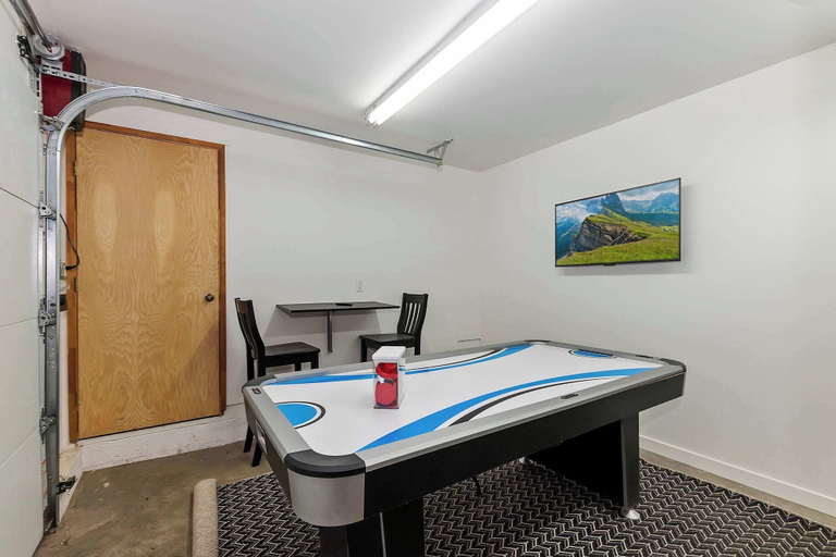 Bathroom, Tres Patos - Lakefront Stay for 8, San Bernardino