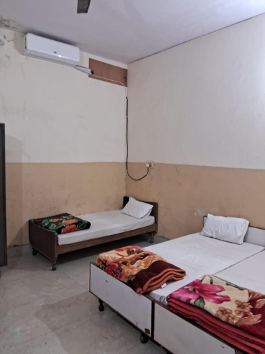 Others 4, G.M. Guest House, Varanasi
