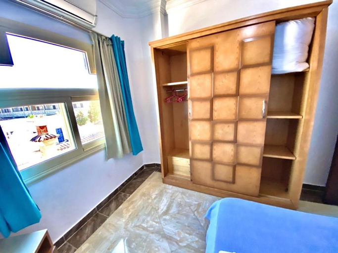 Bedroom 2, The Castle Hotel & studios, Sant Katrin