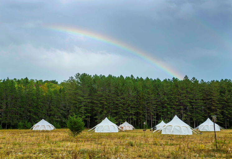 Exterior & Views, Hôtel UNIQ - Domaine Saint-Bernard - Tentes Glamping, Les Laurentides