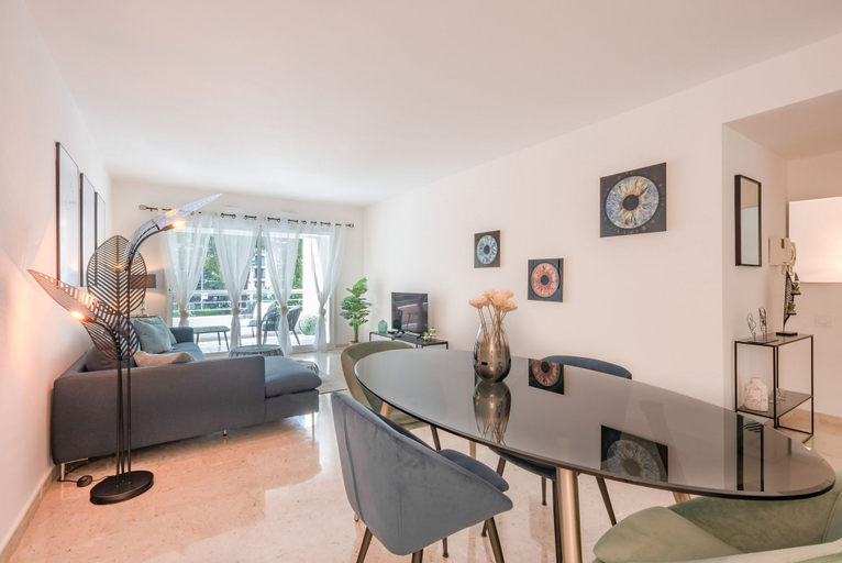 Room 4, 200 Dolce Vita in Cannes, Alpes-Maritimes