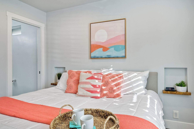 Bedroom 3, Immaculate 3 BDR in Oceanside Private Pool & Spa, San Diego