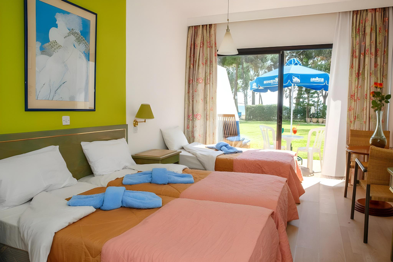 Bedroom 3, Park Beach Hotel