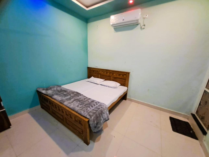4, Utsav Lodge and Mangal Bhavan, Hoshangabad