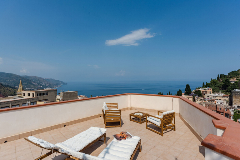 Room 1, Giardino Degli Aranci With Terrace by Wonderful Italy, Messina