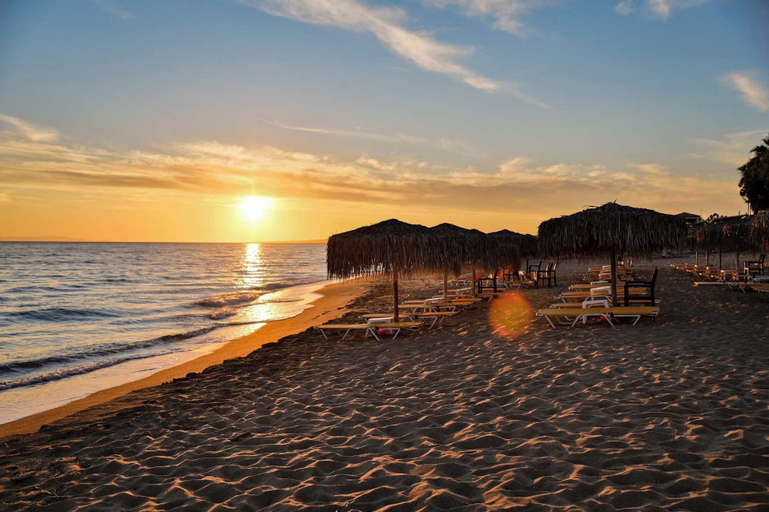 Room 4, Seaside Nest in Kourouta Steps From the Beach, West Greece