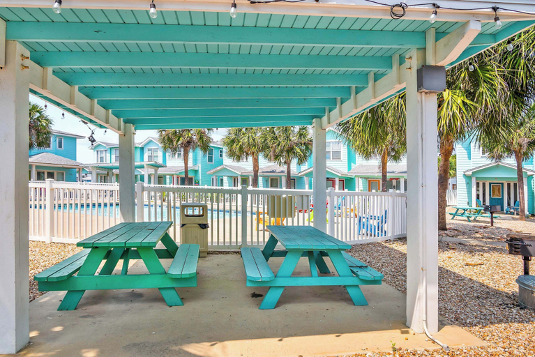 Others 5, Blessed Getaway Stay for 10!, Nueces