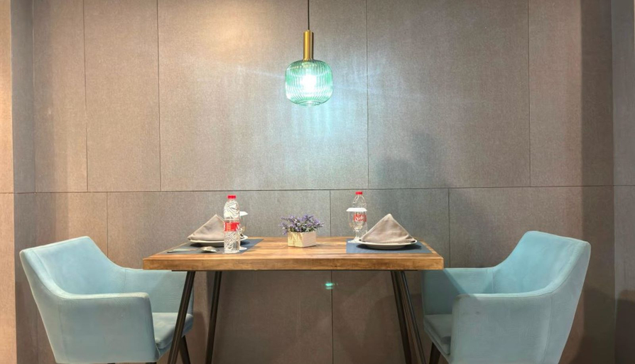 Dining Room 9