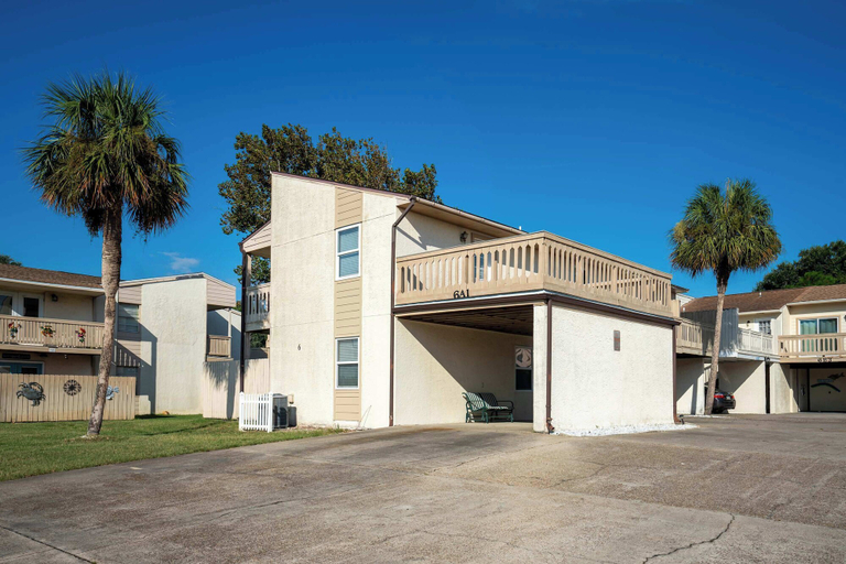 Exterior & Views 2, Horizon Breeze Family Escape!, Bay