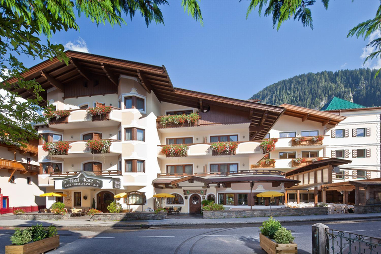 Exterior & Views 1, Rose, Schwaz