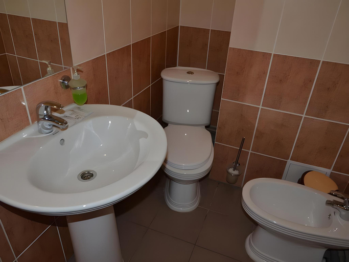 Bathroom 4, Dubki Hotel, Volzhskiy rayon