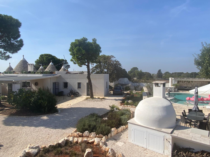 Others 3, Trulli Clematis with Pool, Brindisi