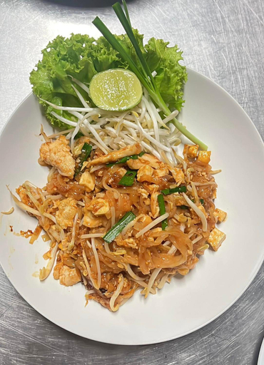 Food & Drinks 5, Elephant Sports Bar and Accommodation, Phuket Island