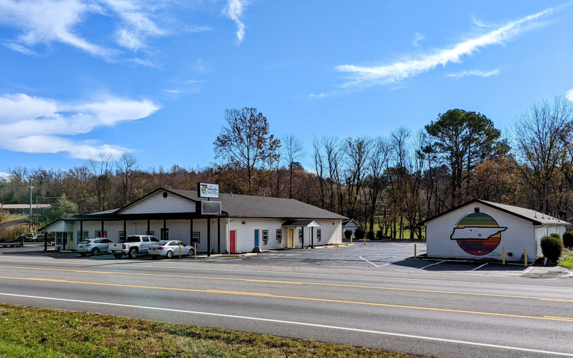Exterior & Views 2, The Honey Bee Motel, Sequatchie