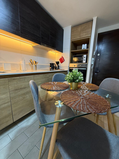 Dining 2, Collection R 4 Presidencial, Cordillera