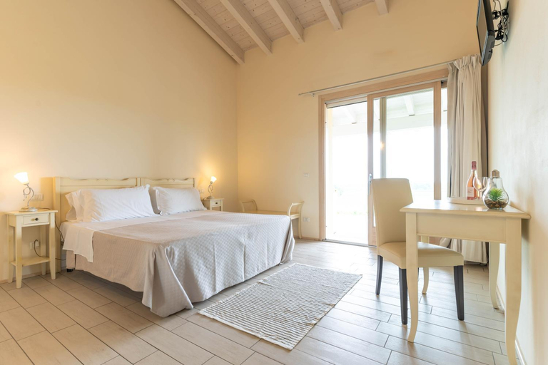 Bedroom 1, Agriturismo Colle Dei Pivi, Mantua