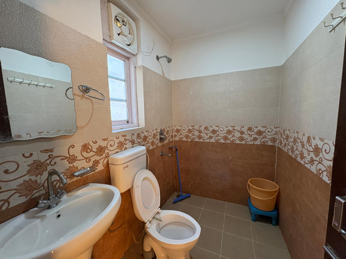 Bathroom 4, Yes Comfort Villa Guest House, Kangra